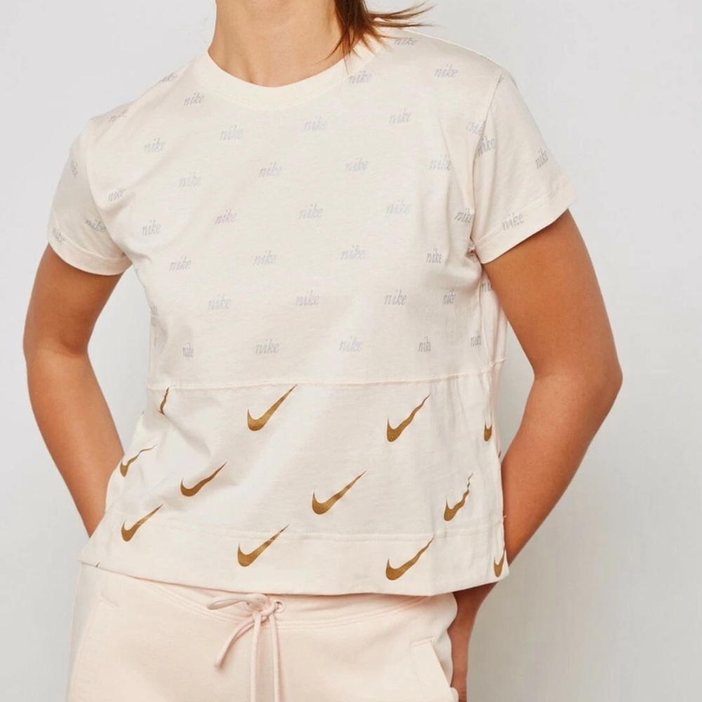 Nike Women’s Sportswear Boxy Metallic Logo Tee Size M